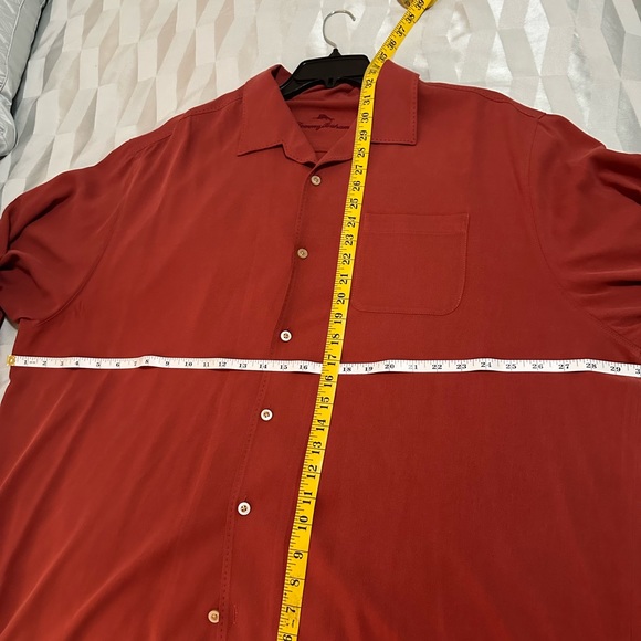 Nice rust colored Tommy Bahama, short sleeve button-down shirt 2xb - Picture 6 of 6